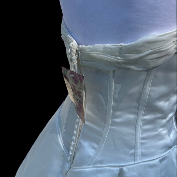 Size 8 My Fair Bride Ivory Wedding Dress - Picture 9 of 15